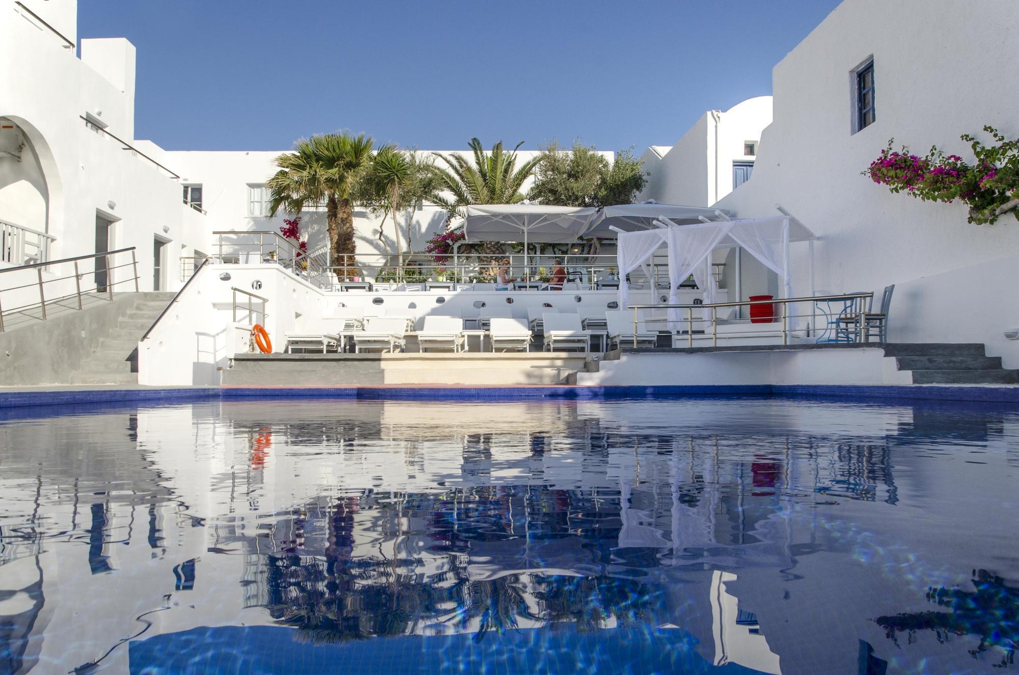 Rk Beach Hotel Kamári Servizi foto